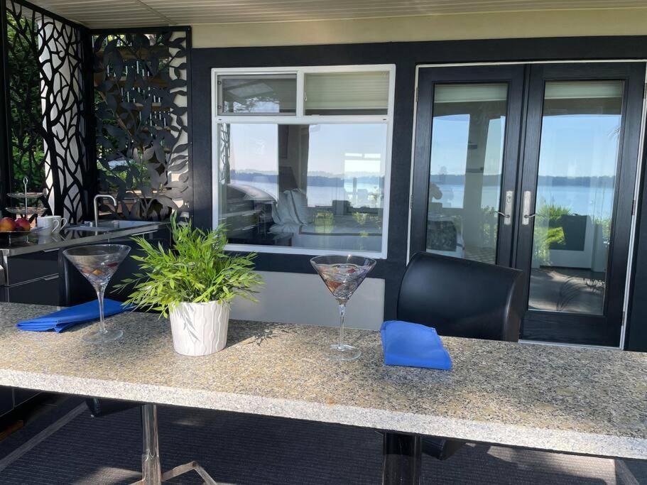 Saanichton Waterfront 2Br Suite With Superb Views Extérieur photo