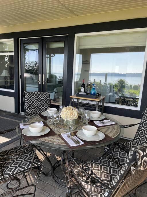 Saanichton Waterfront 2Br Suite With Superb Views Extérieur photo